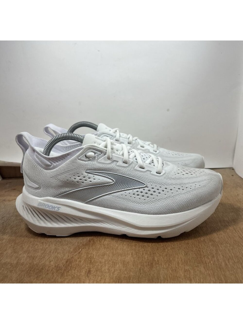 Brooks Glycerin 23 Womens Size 9 White Athletic Running Walking Shoes
